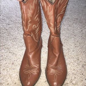 Women's cowgirl boots