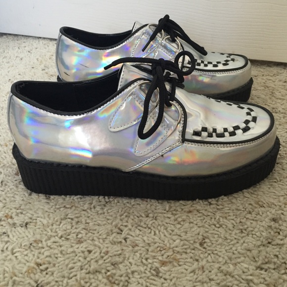 Iridescent creepers