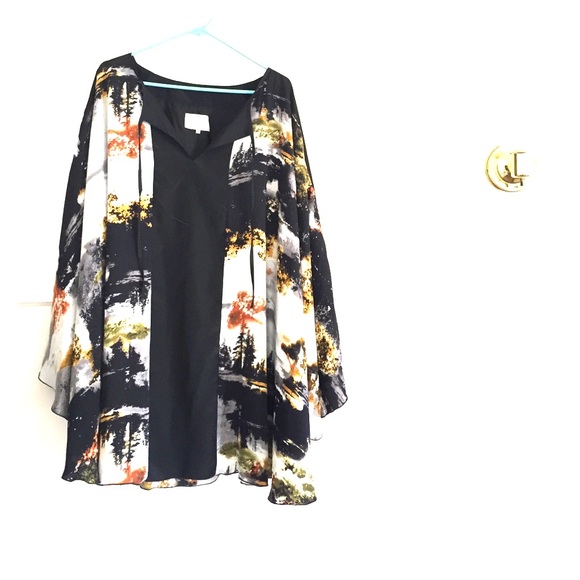 Lavish Alice Beautiful Graphic Print Cape Dress