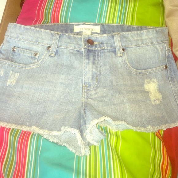 2.1 Denim jean shorts