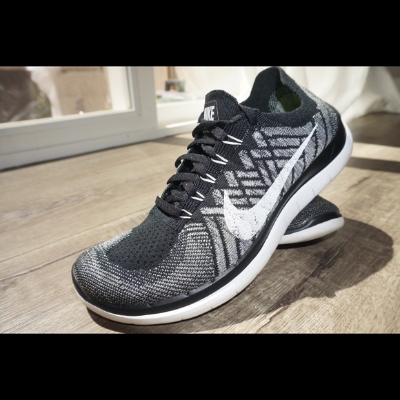 Nike Flyknit Black and White