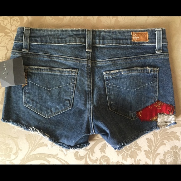 New Paige Premium Denim Shorts Size 26 - Picture 3 of 4