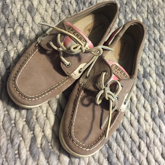 Brown Sperry pink leather boat shoes