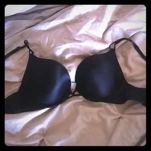 Black Victoria's Secret Bombshell 32A