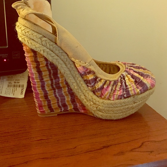 Penny Loves Kenny wedges