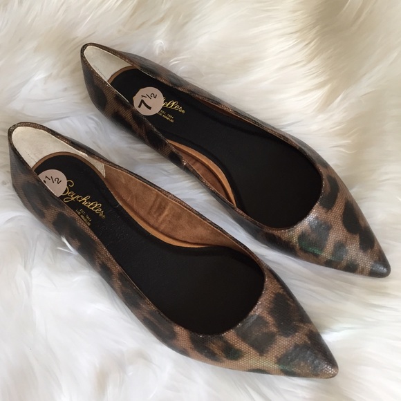 〰HP〰•Seychelles Leopard Flats• - Picture 2 of 4