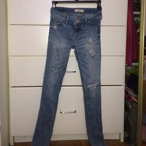 Light wash ripped Hollister skinny jeans