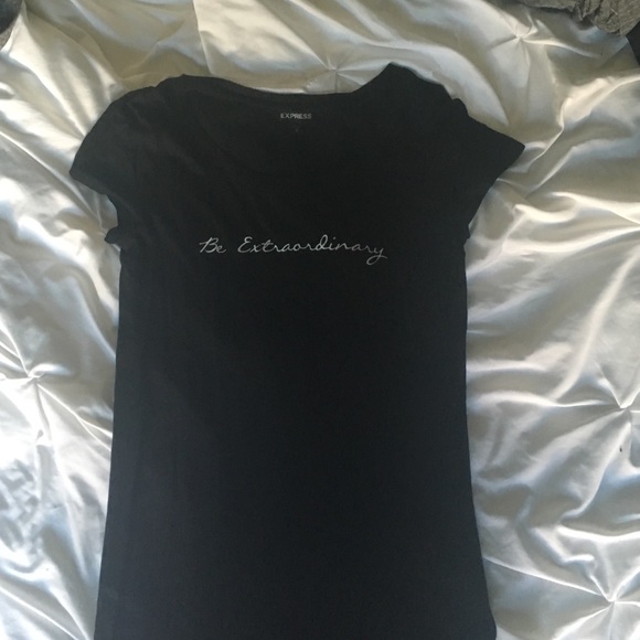 🍕Graphic Tee Bundle🍕 - Picture 4 of 4