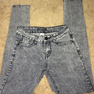 Size 3! Only worn a few times. Acid wash