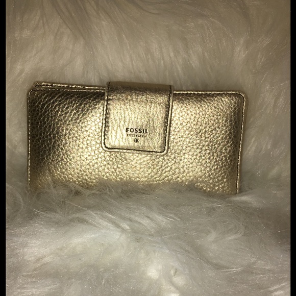 Fossil clutch wallet