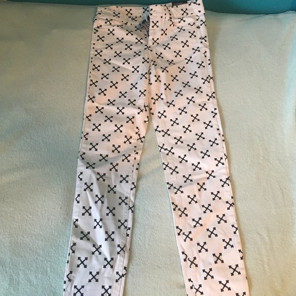 Patterned pants