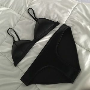 TRIANGL OLLIE - TWIGGY STARDUST