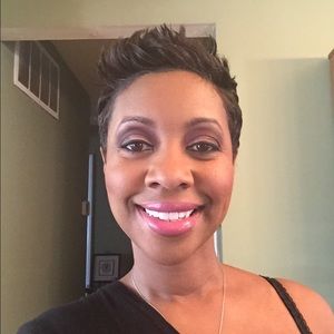 Meet your Posher, Letrecia