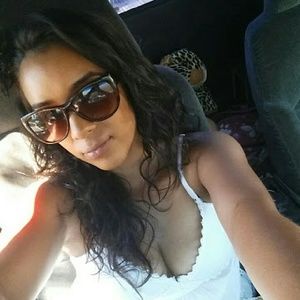 Meet your Posher, Mireya