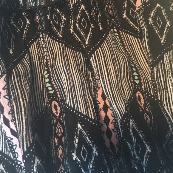 Cinched bottom crop top - Picture 2 of 3