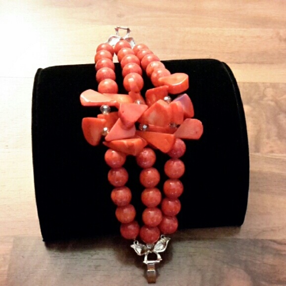 Stunning Angel Skin/coral Jewelry Set - Picture 2 of 4