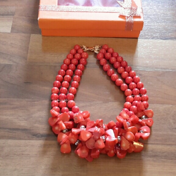 Stunning Angel Skin/coral Jewelry Set - Picture 3 of 4