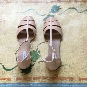 Steve Madden Dallan ankle strap sandal.