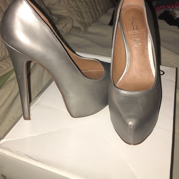 Aldo silver pumps!