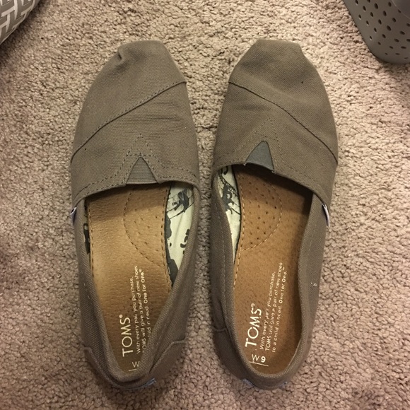 Gray toms slip on shoes