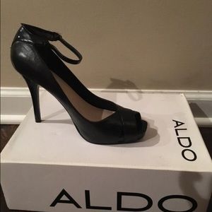 Aldo women's high heels size 8