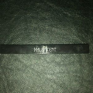 MAC LIMITED Edition Maleficent lip pencil