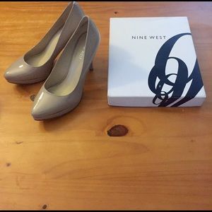 Nine West size 7m taupe pumps