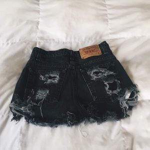 Distressed high waisted Levis
