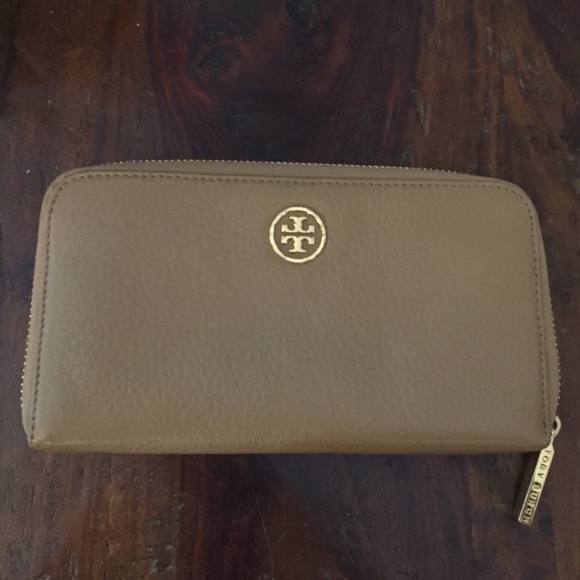 Tory Burch Robinson continental wallet
