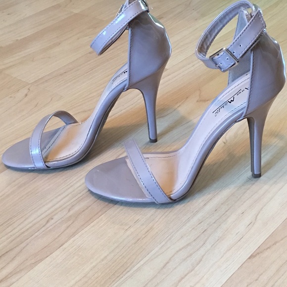 4" ankle strap stiletto, nude, worn 1X, PERFECT