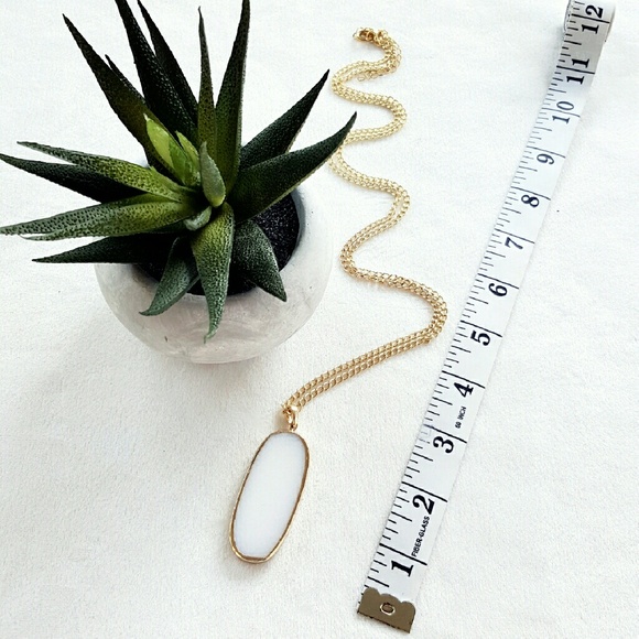 ɴᴇᴄᴋʟᴀᴄᴇ | white stone pendant - Picture 2 of 4