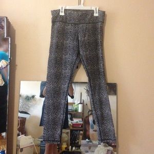 New York and company cheetah print leggings