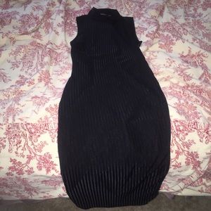 Round neck sleeveless bodycon dress