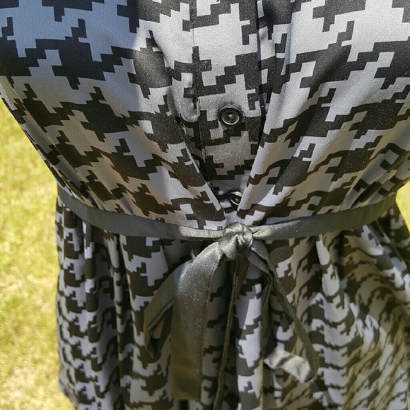 Sunny Leigh Hounds tooth baby doll top - Picture 3 of 4