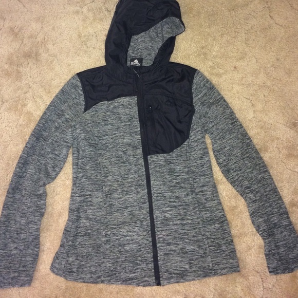 Snow Zip up jacket! Brand New .Tags still on - Picture 1 of 4