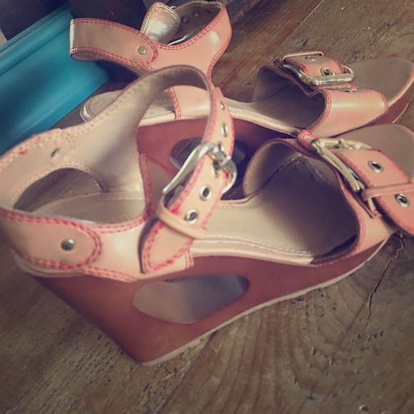 New Women's wedges