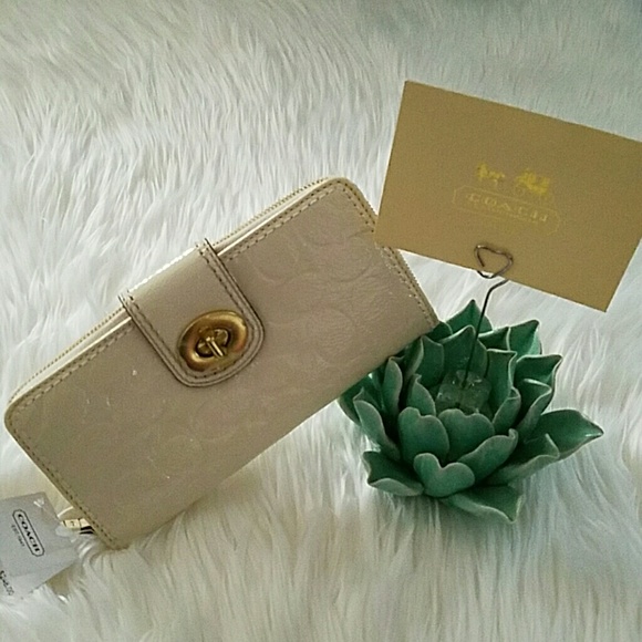 COACH Turnlock Patent Accordion Zip Around