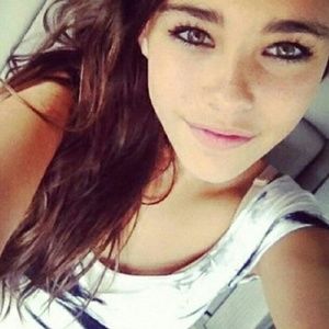 Meet your Posher, Desiree