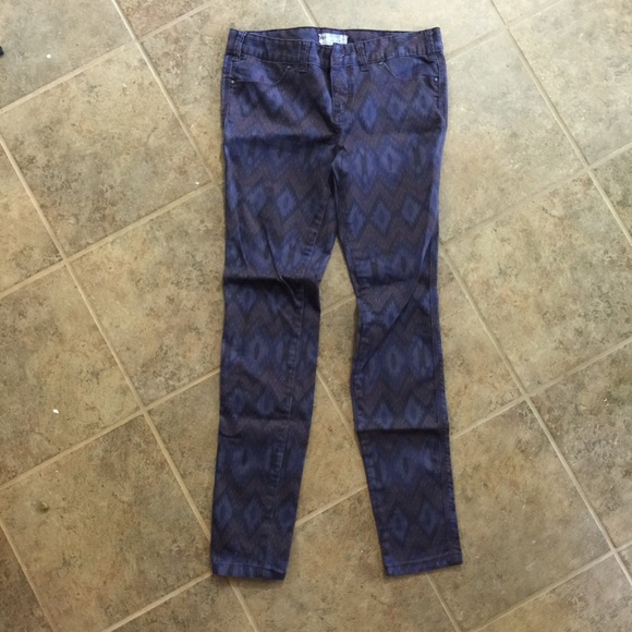 🌟 Free People Tribal Skinny Jeans 🌟 - Picture 2 of 3