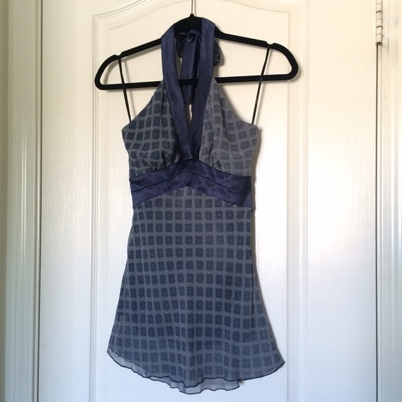 Patterned Halter Top - Picture 5 of 8