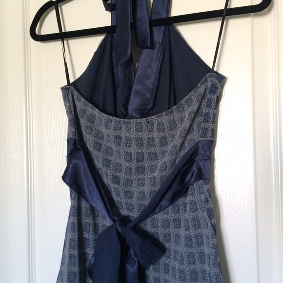 Patterned Halter Top - Picture 7 of 8