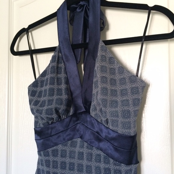 Patterned Halter Top - Picture 8 of 8