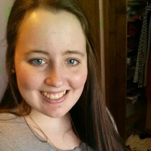 Meet your Posher, Alyssa