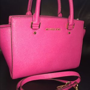 Michael kors selma fuchsia