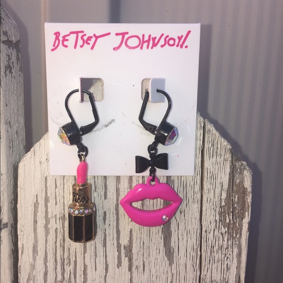 Betsey johnson lips earrings