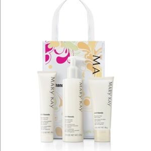 NIB Mary Kay Fragrance Free Satin Hands Set