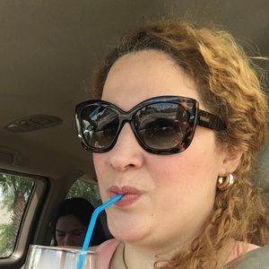 Meet your Posher, Jacqueline