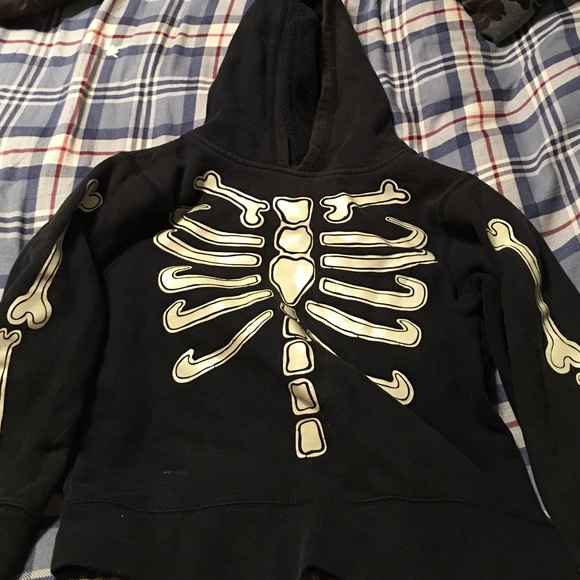 Skeleton boys size hoodie