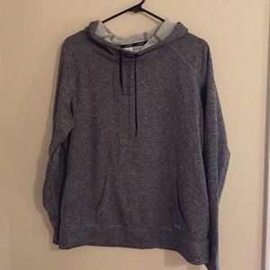 gray sweatshirt