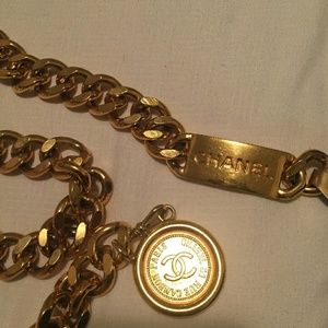 Chain chanel gold belt vintage well condition Chain chanel gold belt vintage well condition